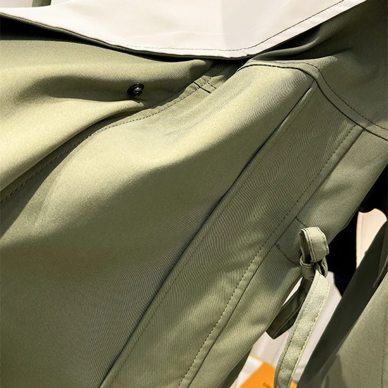 Strapazierfähige, grüne Damen Wanderjacke, wasserdicht & winddicht, für anspruchsvolle Touren.
