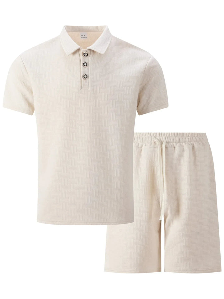 Komfortabler Herren Freizeit-Zweiteiler: Kurzarm-Polo und Shorts mit Strukturmuster für Casual Wear.