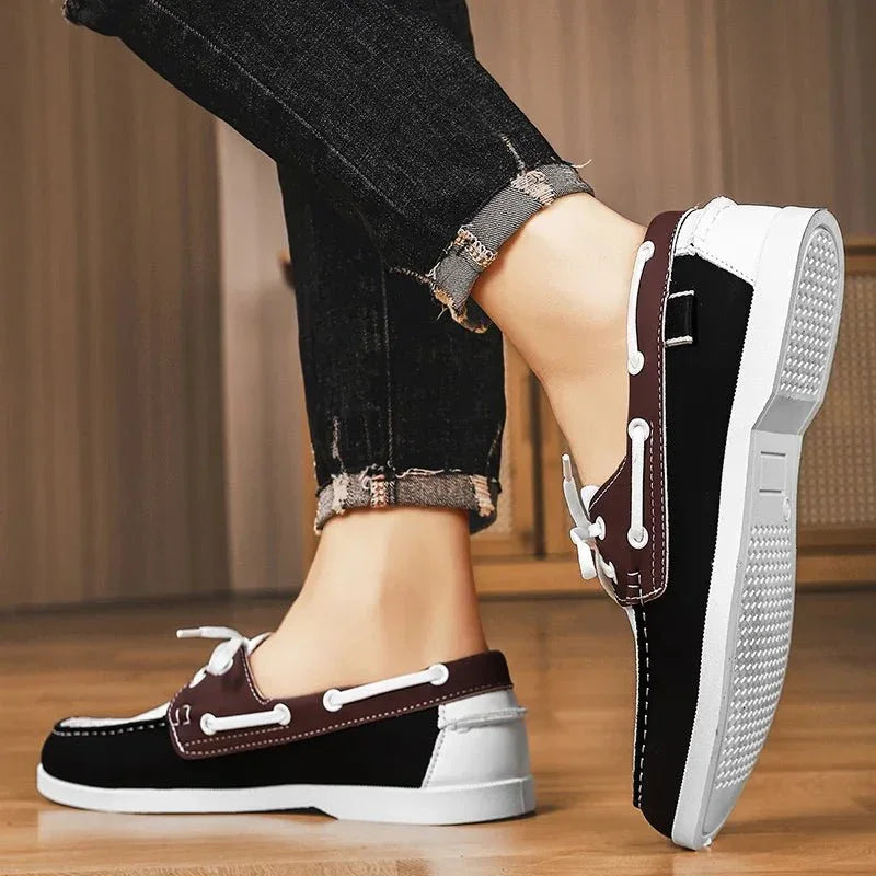 Komfortable Herren Freizeitslipper, leicht & mit stylischer Kontrastnaht für jeden Tag.
