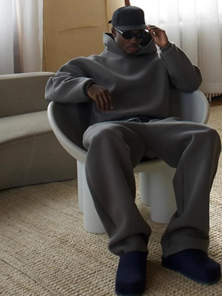 Herren Oversized Sportanzug. Weicher Hoodie & Jogger für Komfort im Herbst und Winter.