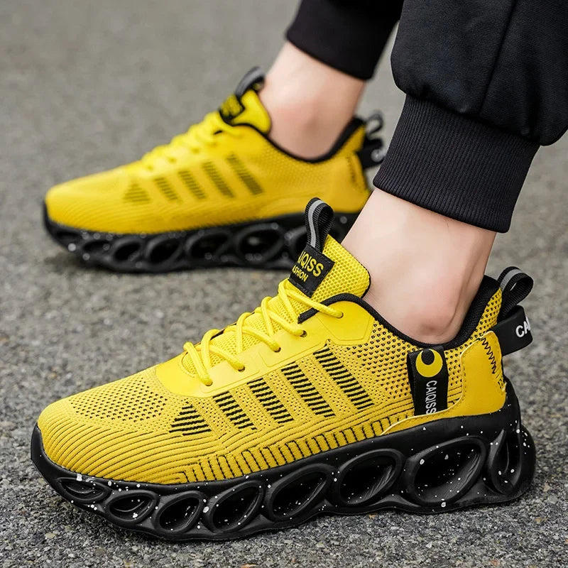 Herren Komfortschuhe ohne Metallkappe, ideal als leichte Freizeitschuhe. Knöchelfreie Alltagssneaker.