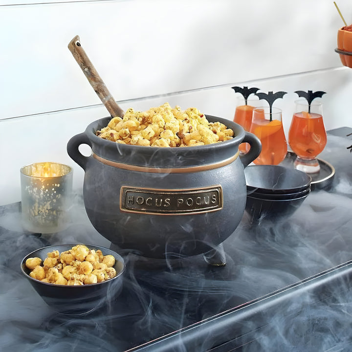 Saisonale Halloween Süßigkeitenschüssel in Form eines Hexenkessels. Ideal für Trick-or-Treat oder Partysnacks.