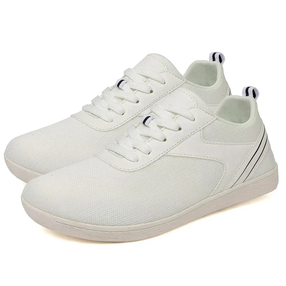 Ein Paar Unisex Barfußschuhe Luno, bereit für natürliches Gehen, Sport und Freizeit.