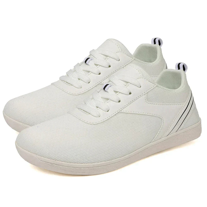 Ein Paar Unisex Barfußschuhe Luno, bereit für natürliches Gehen, Sport und Freizeit.