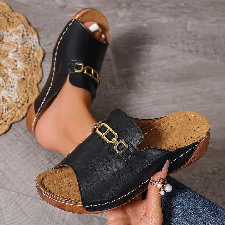 Damen Bohemian Sandalen, flach & stilvoll. Bequeme Sommerschuhe perfekt für Strand und Freizeit.