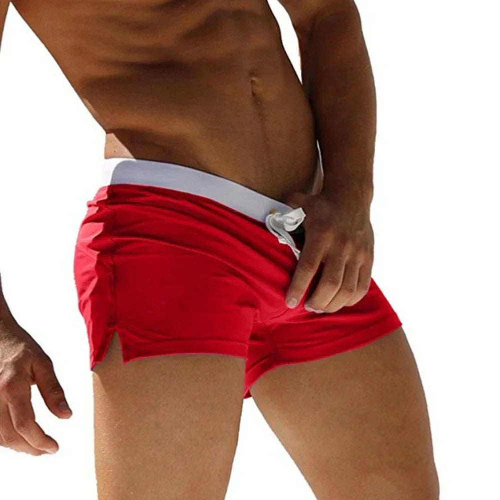 Schnelltrocknende Herren Badeshorts GUSTAV. Ideal für spontane Schwimmausflüge und den Sommerurlaub.