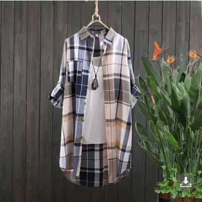Schicke karierte Damen Oberbekleidung für den Frühling, leicht und perfekt zum Layering.