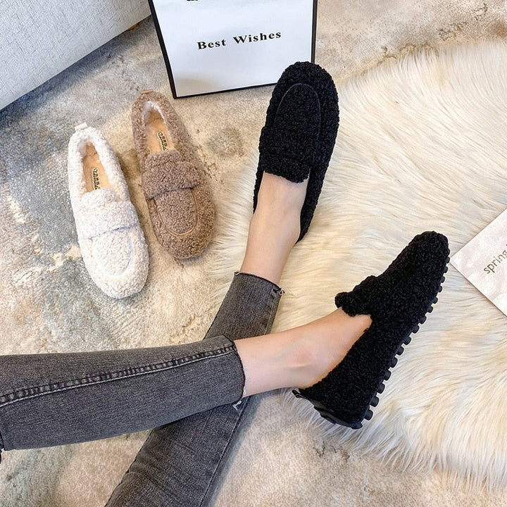Damen Slipper, warm & bequem für Zuhause. Rutschfeste Sohle für Sicherheit.