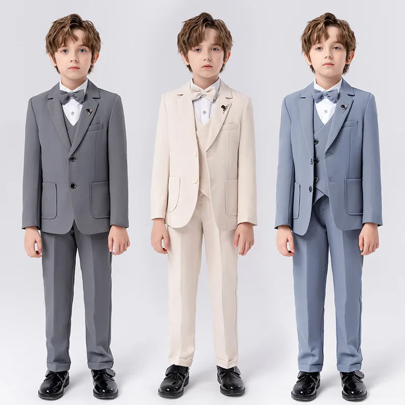 Jungen Smoking Set, 4-teilig. Eleganter Kinder Anzug für Hochzeiten, Kommunion & Konfirmation. Festliche Kindermode.