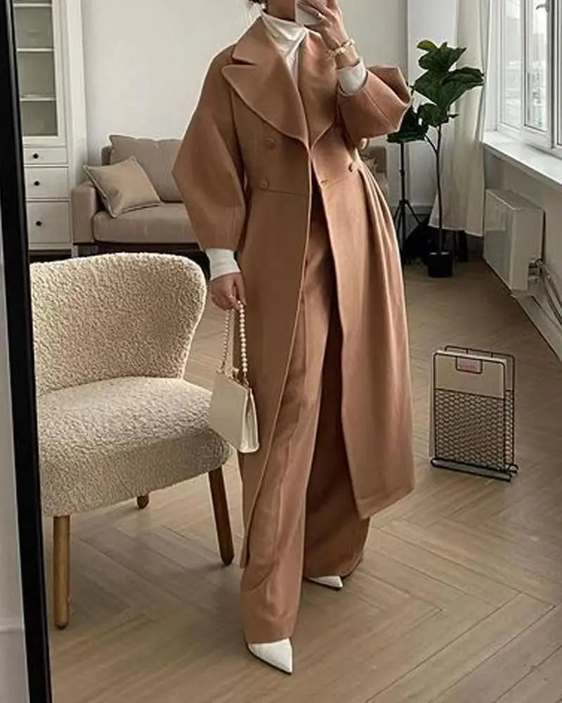 Stylischer Damen Mantel mit Reverskragen & Doppelknopfleiste für einen schicken Übergangs-Look.