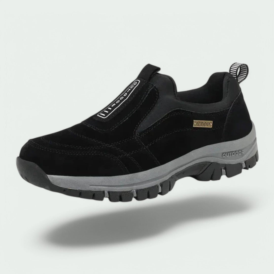 Bequeme orthopädische Herrenschuhe in weiter Passform, perfekt als Walkingschuhe mit rutschfester Sohle.