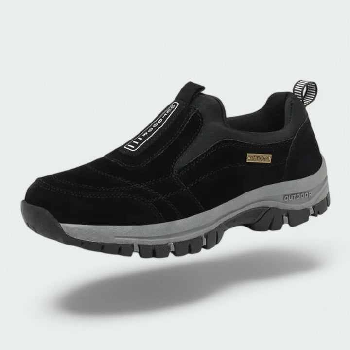 Bequeme orthopädische Herrenschuhe in weiter Passform, perfekt als Walkingschuhe mit rutschfester Sohle.