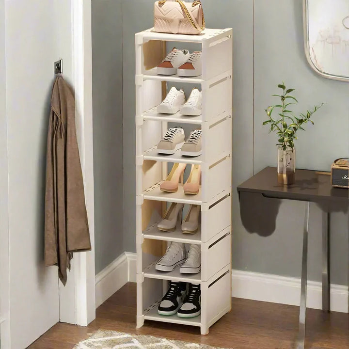 Kompaktes Schuhregal für platzsparende Schuhaufbewahrung, ideal zum Organisieren von Schuhen im Eingang.
