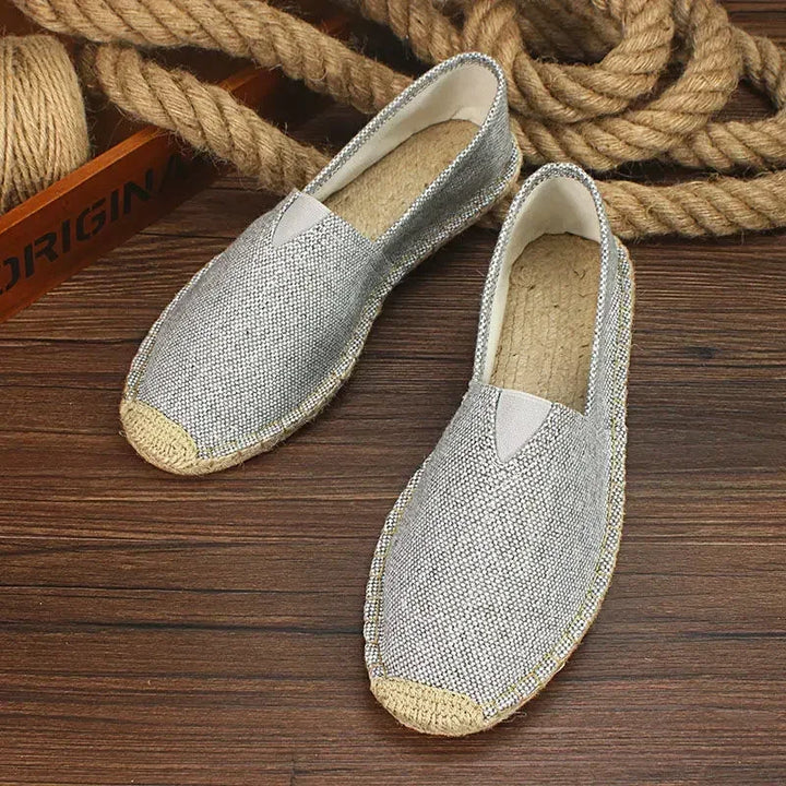 Urban-Look Herren-Espadrilles Elio; lässige Sommerschuhe mit coolem Graffiti-Druck.