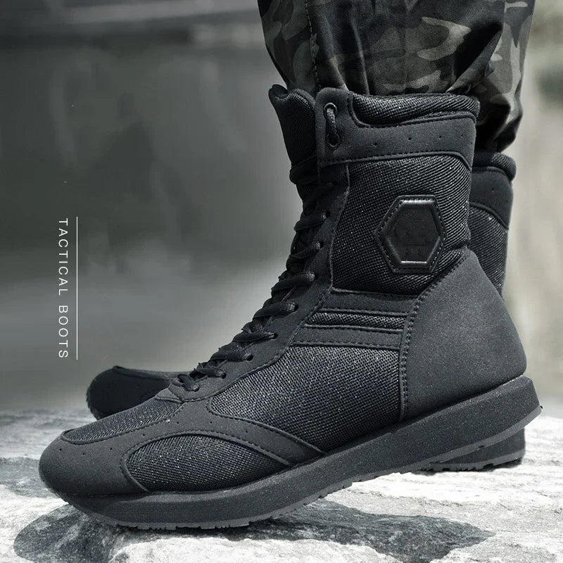 Vielseitige schwarze Herren Knöchelhohe Stiefel; bequem für Alltag und als robuste Outdoorschuhe.