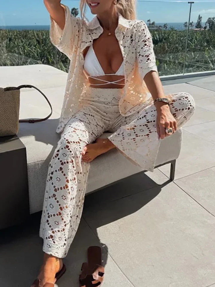 Stilvoller Damen Spitzen-Zweiteiler Livia mit weiten Hosen in einer Ganzkörperansicht, sommerlich elegant.