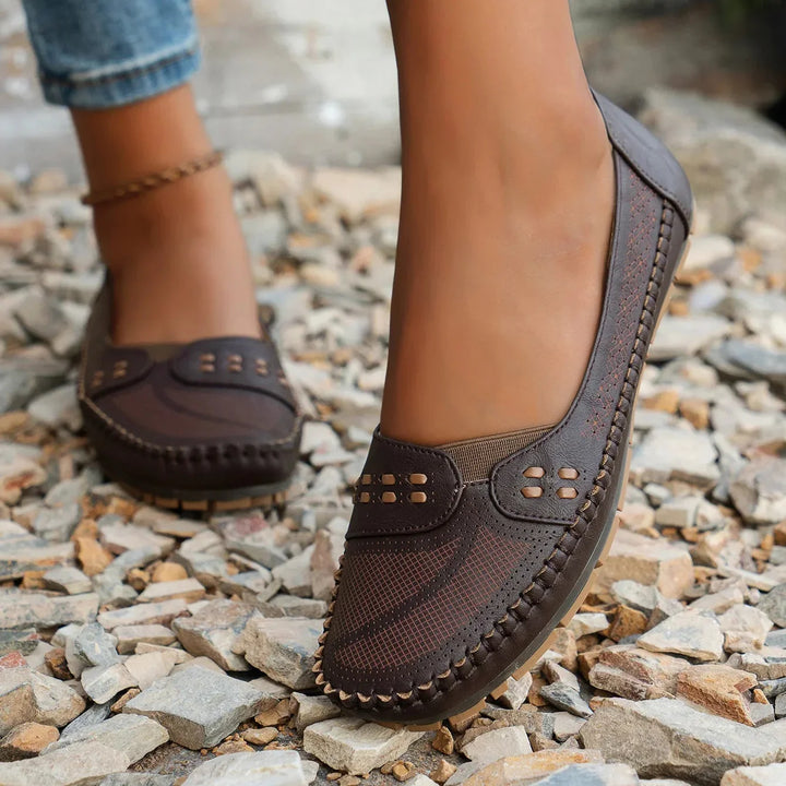 Elegante klassische Damen Loafer in Schwarz mit flacher Sohle, ideal für Business & Freizeit.