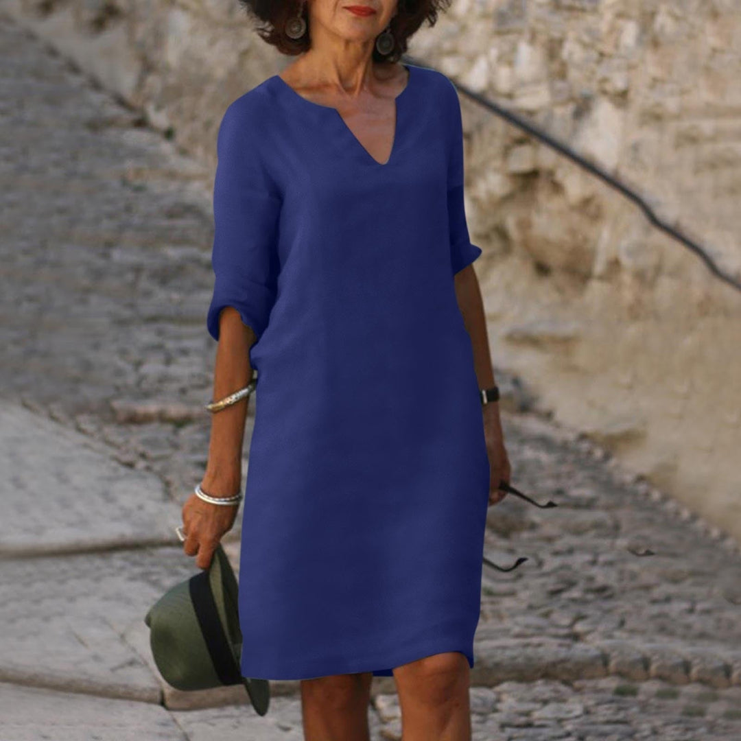Leichtes Lagenlook Sommerkleid für Damen, bequem, elegant & vielseitig für warme Tage.