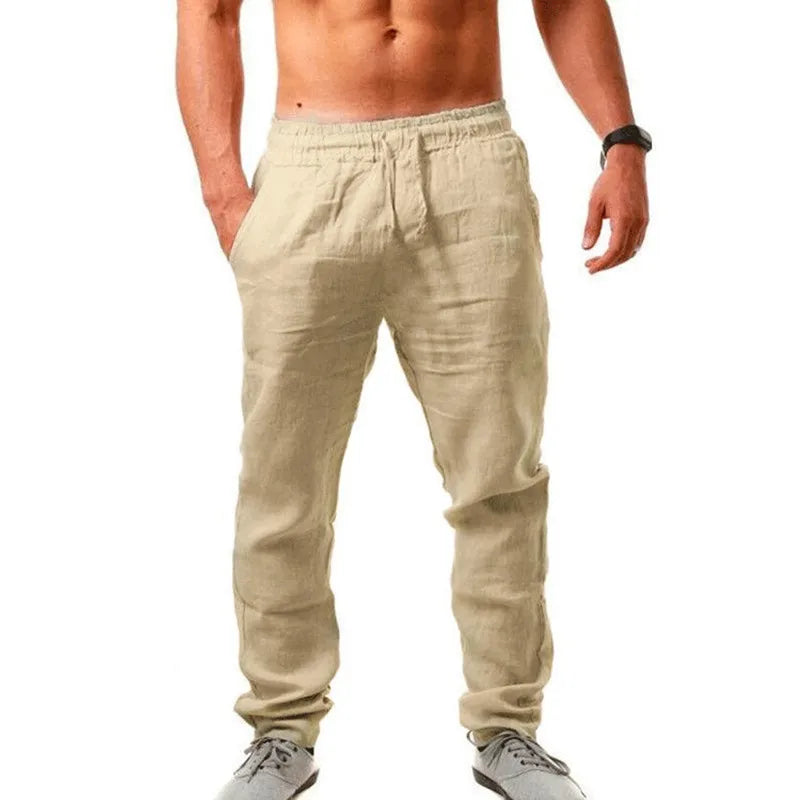 Atmungsaktive, leichte Freizeithose für Herren, elastisch und bequem für warme Tage.