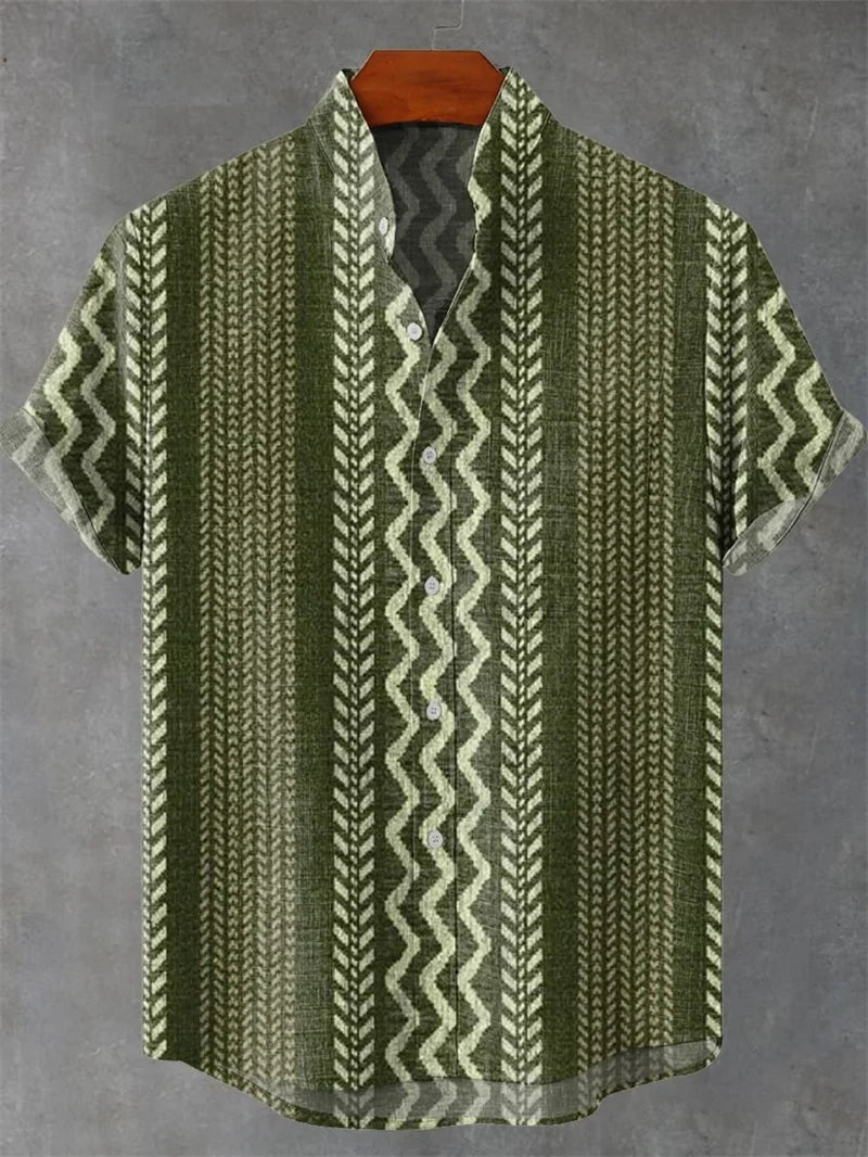 Bequemes Herren Kurzarmhemd mit Bohemian-Muster, ideal für entspannte Tage in der Sonne.