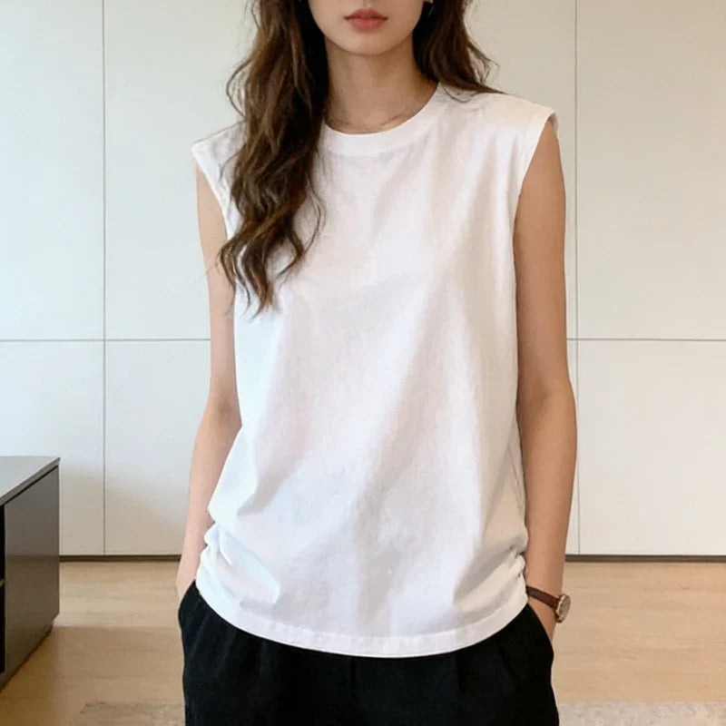 Modernes Damen Tanktop, ärmellos, locker und bequem, ideales Basic für warme Sommertage.