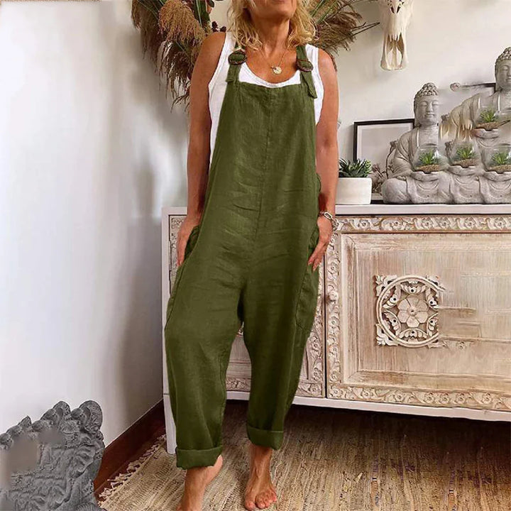 Schwarzer Damen Freizeit Overall mit lockerem Schnitt, verstellbaren Trägern und praktischen Seitentaschen.