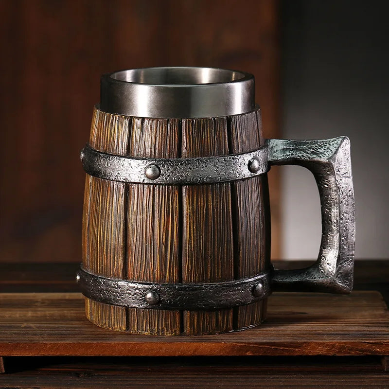 Rustikaler Eichenholz-Bierkrug mit 600ml Edelstahleinsatz, handgefertigt, ideal für Bier & Getränke.