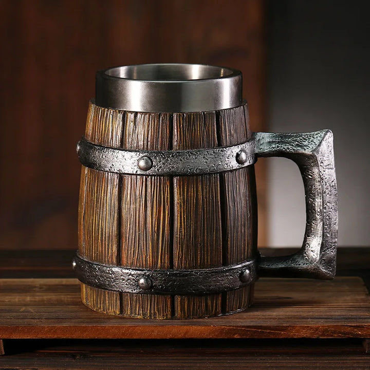 Rustikaler Eichenholz-Bierkrug mit 600ml Edelstahleinsatz, handgefertigt, ideal für Bier & Getränke.