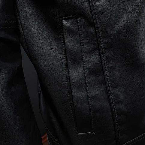 Detaillierte Ansicht der grauen Herren Zipjacke, Slim Fit Schnitt, vielseitig für Alltag und Mode.