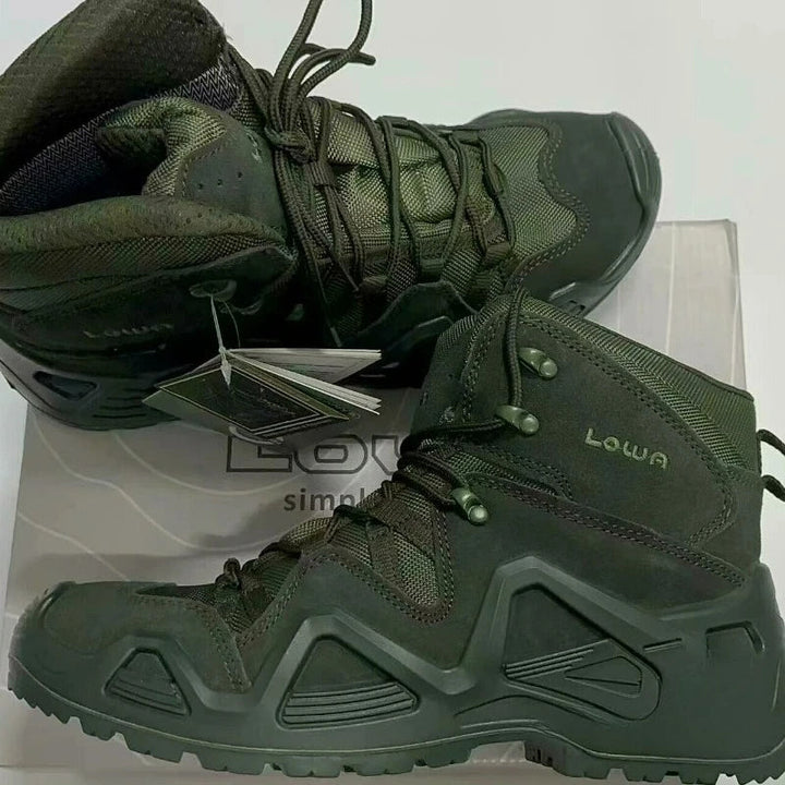 Genähte robuste Herren Knöchelstiefel in Schwarz. Bequeme und langlebige Männerschuhe für Komfort im Alltag und Freizeit.