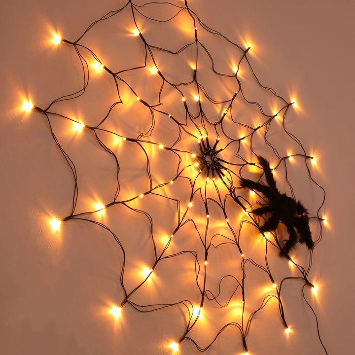 Halloween Spinnennetzlicht als Fensterdekoration. Stimmungsvolle LED Lichter für die gruselige Saison.