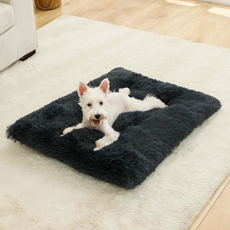 Weiches, rundes Plüschbett für Hunde & Katzen. Bietet Geborgenheit & Komfort. Waschbar & rutschfest.