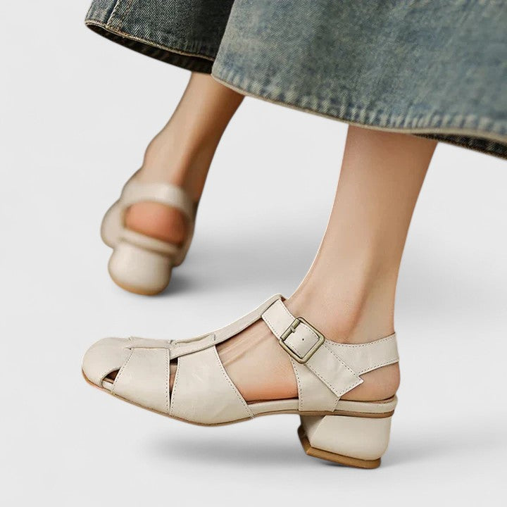 Klassische Damen Sandalen mit Blockabsatz & Schnalle für Freizeit & elegante Sommer-Looks.