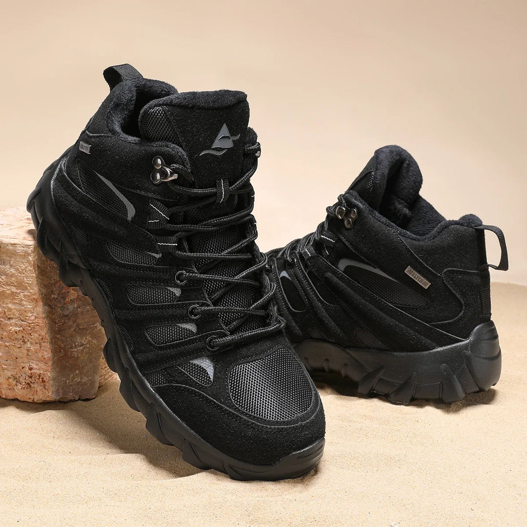 Robuste Fersenpartie der beigen Herren Trekkingschuhe für zusätzlichen Schutz, Halt & Komfort im Outdoor-Bereich.