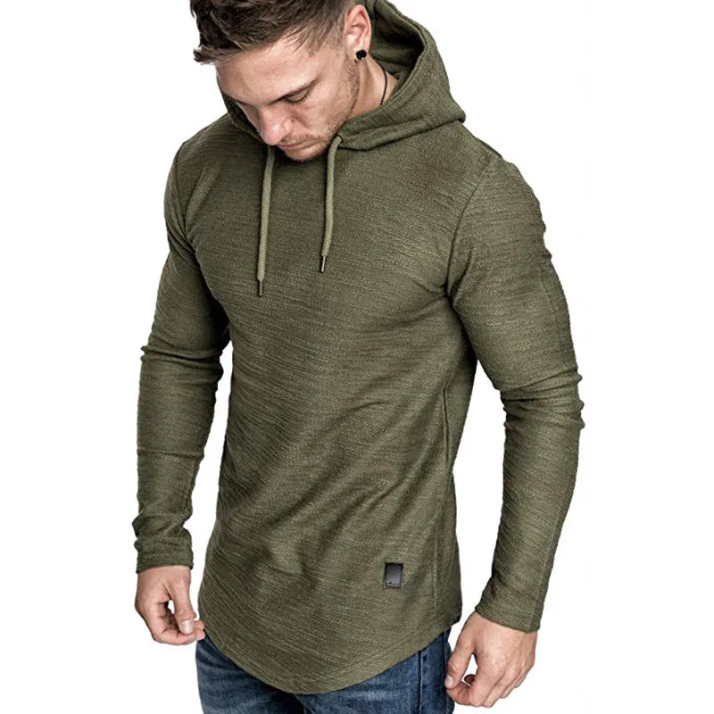 Einfarbiger Herren Hoodie in Slim Fit. Sportlicher Kapuzenpullover mit verstellbarer Kapuze; ideal für Streetwear.