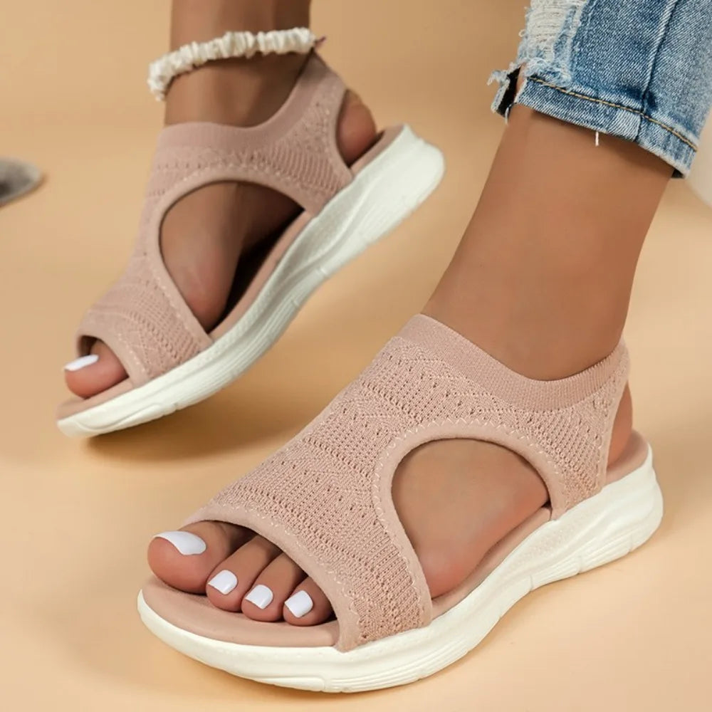 Verstellbare Damen Sandalen. Orthopädische Bequemschuhe mit Klettverschluss für individuellen Halt.
