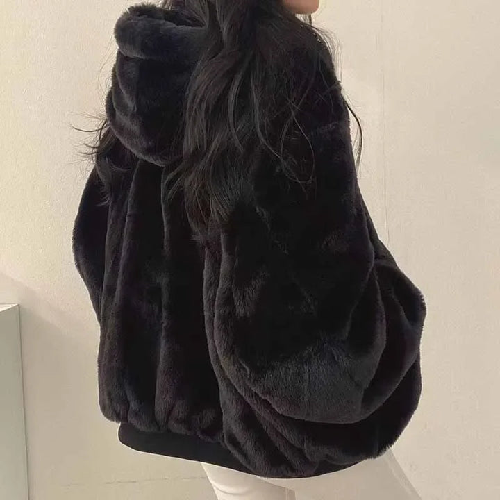 Stilvoller Damen Winterparka mit Kapuze in Schwarz, Beige oder Grau. Warme, bequeme Frauen Winterjacke.