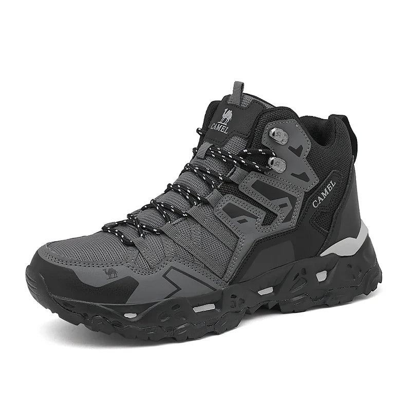 Komfortable graue Herren Wanderstiefel, knöchelhoch für extra Stabilität und sicheren Halt bei Trekkingtouren.