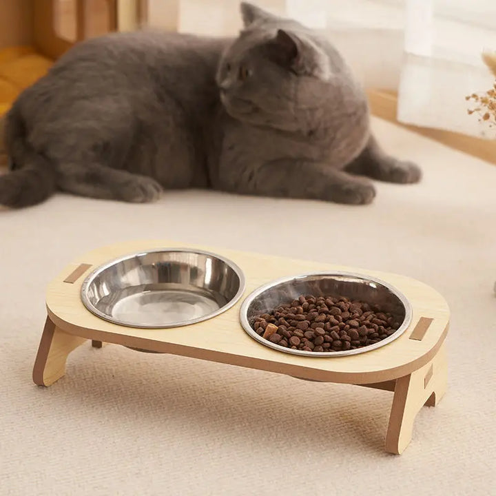 Stilvoller Futter- und Trinknapf aus Holz für Katzen und kleine Hunde, ergonomisch erhöht und leicht zu reinigen.