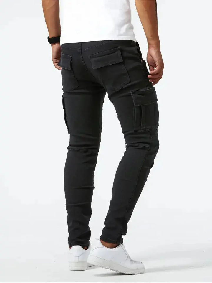 Hochwertige blaue Slim Fit Herrenjeans. Komfortable Freizeit Hose mit modernem Stoff.