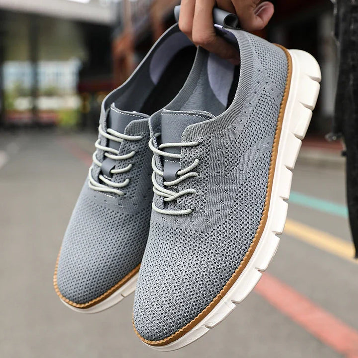 Schwarze Herren Strick Sneaker, bequem und atmungsaktiv. Ultraleichte Schuhe für Freizeit & Alltag.