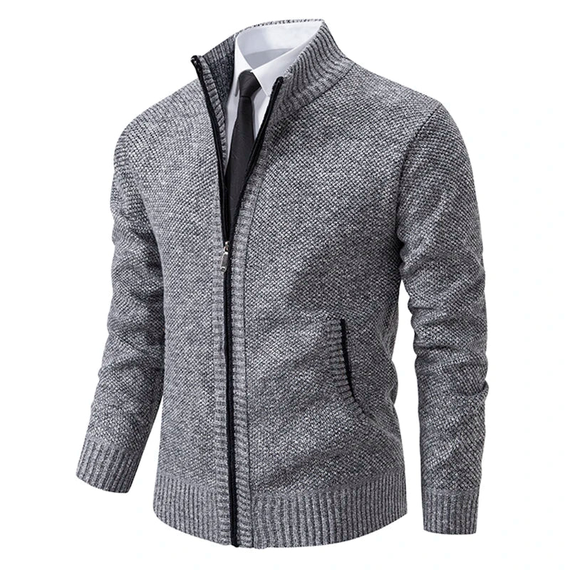 Stilvolle Herren Stehkragenjacke, bequem und vielseitig als Freizeit- oder Sportjacke nutzbar.