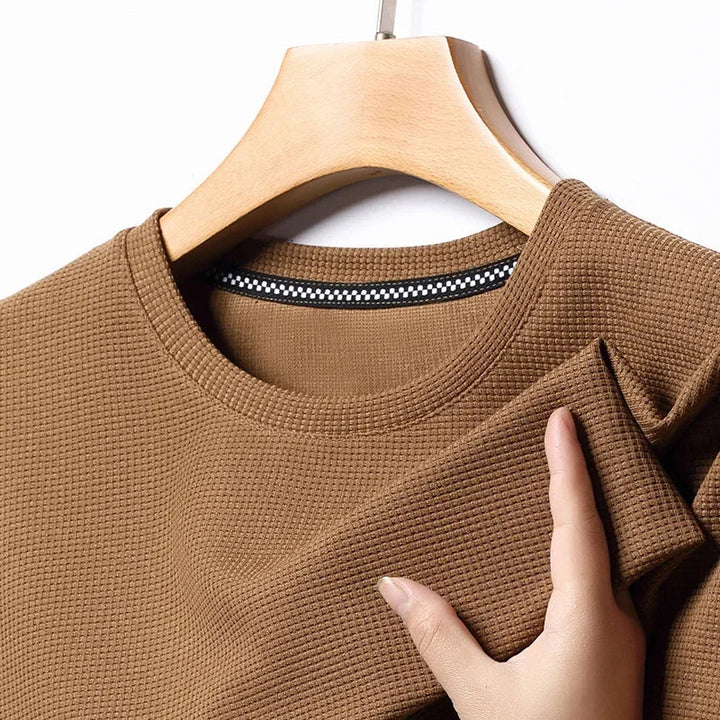 Zeitloses Herren T-Shirt mit Rundhals, Kurzarm. Atmungsaktiv & bequem für einen sportlichen Look.