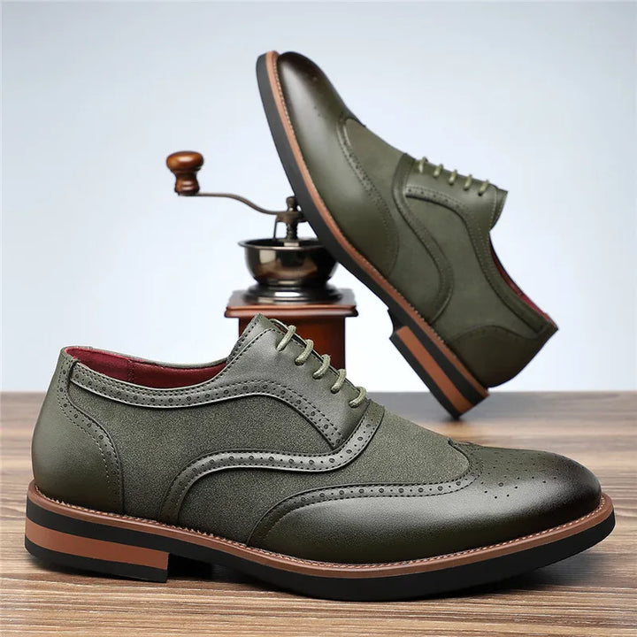 Formelle Herren Oxford Schuhe in zweifarbigem Leder, perfekt für einen stilvollen Business-Look.