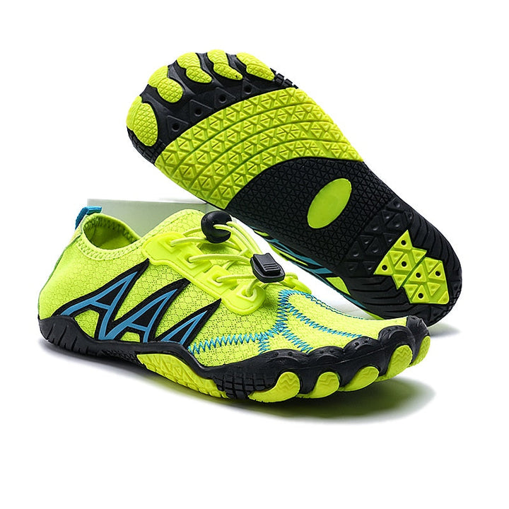 Atmungsaktive Aqua-Schuhe mit flexibler Sohle für natürlichen Bewegungskomfort.