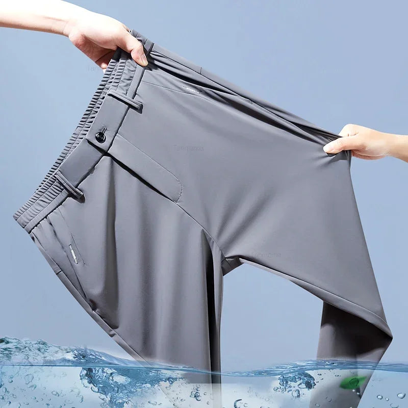 Schwarze Herren-Sommerhose, leicht & bequem, ideal für Freizeit & Alltag. Klassisch & vielseitig.