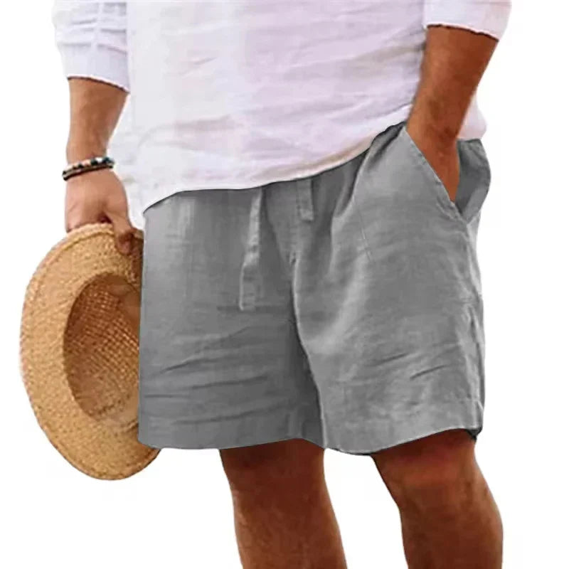 Detailansicht der Herren Kordelzug-Shorts, zeigt den verstellbaren Bund und die Seitentaschen.