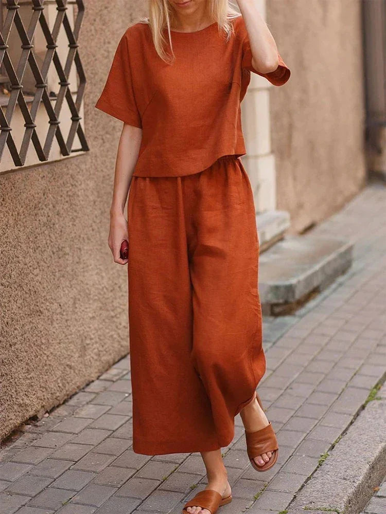 Damen Sommer Zweiteiler Set: Bequemes Kurzarm T-Shirt & weite Hose für entspannte Eleganz. Ideal als Freizeitanzug.