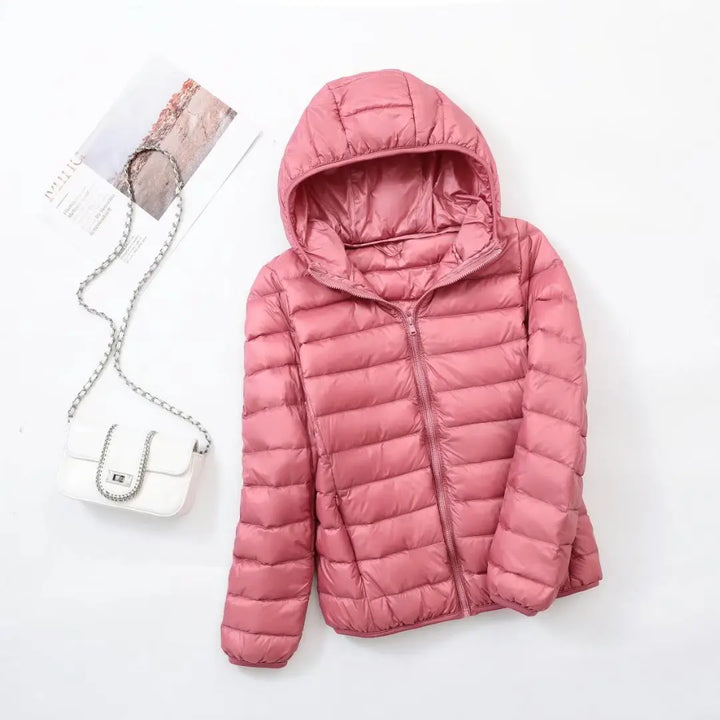 Modische Windjacke für Damen, leicht, wendbar, ideal für Outdoor-Abenteuer im Frühling.