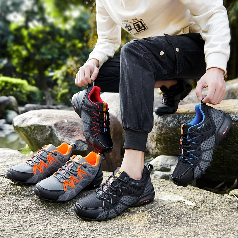 Griffige Sohle der Herren-Wanderschuhe, rutschfest. Profilsohle für optimalen Halt auf unebenem Terrain.